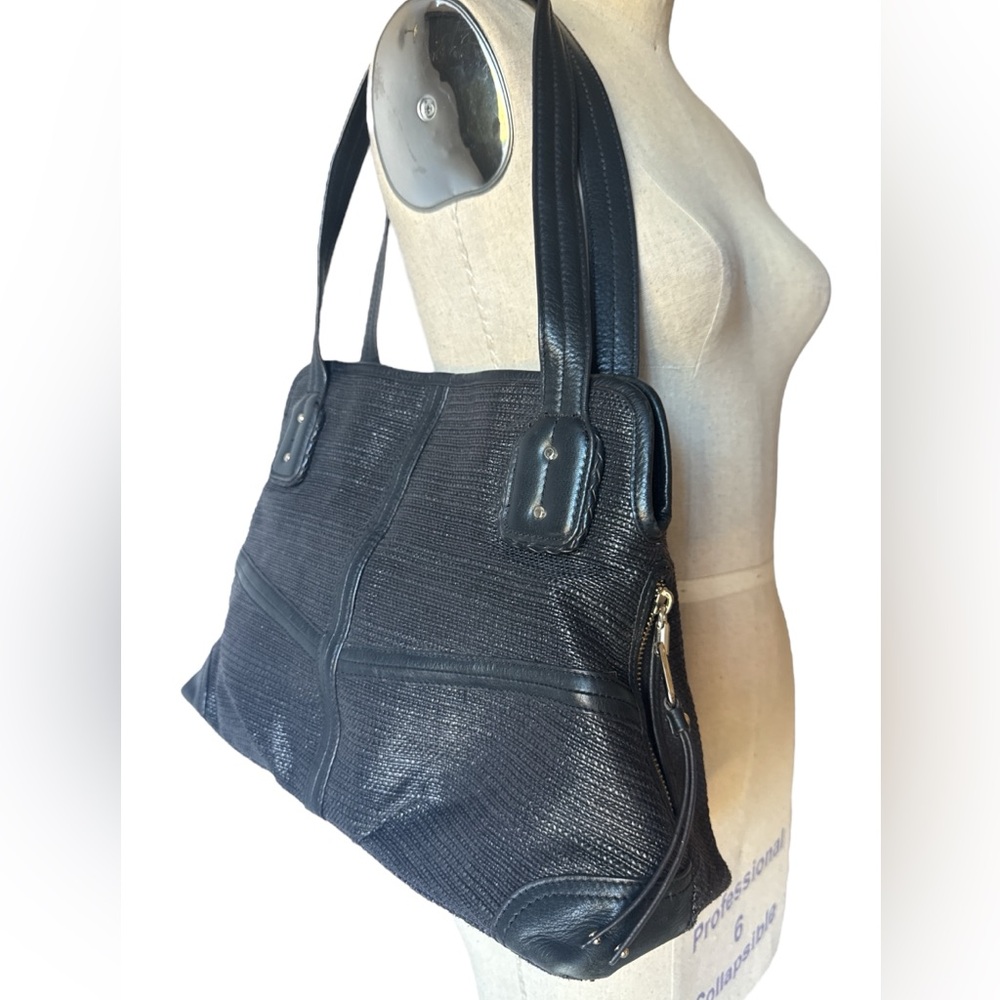 B Makowsky Black jute/leather shoulder bag. Easy clean! Lots of pockets!